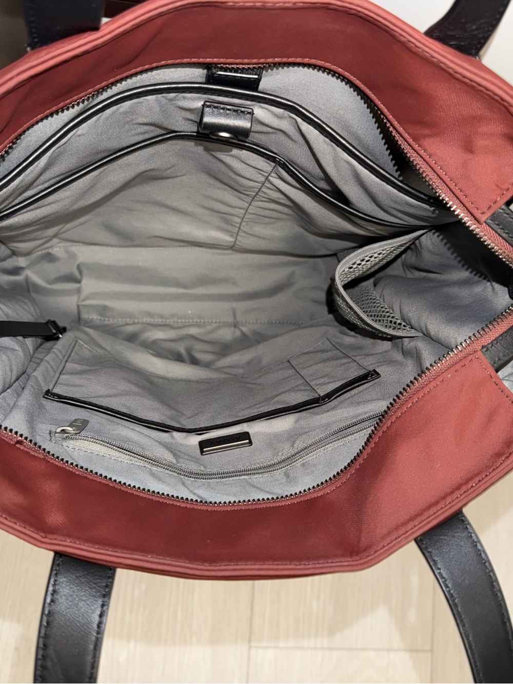 AWAY Everyday Tote - Picture 5 of 6